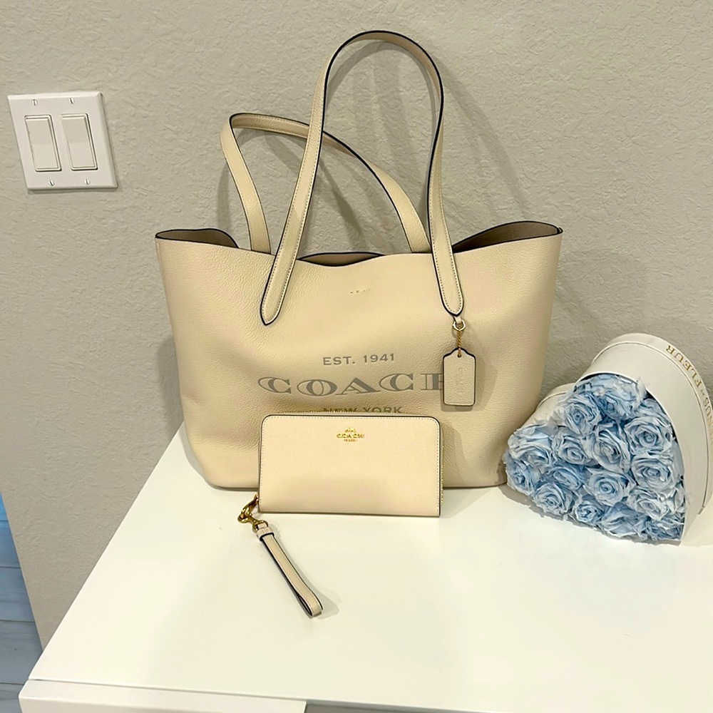 Coach wallet